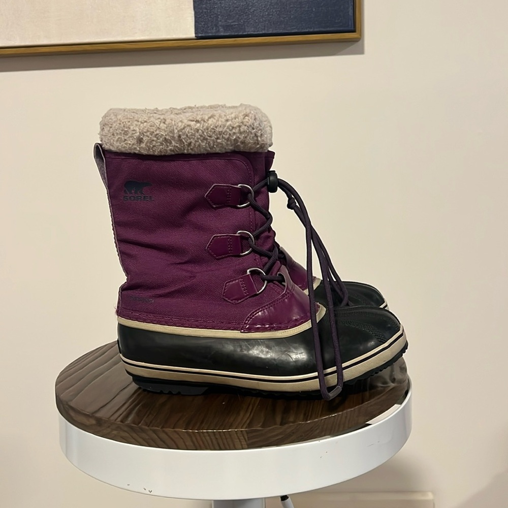 🟣 Sorel purple boot - Sizes available- 4, 5